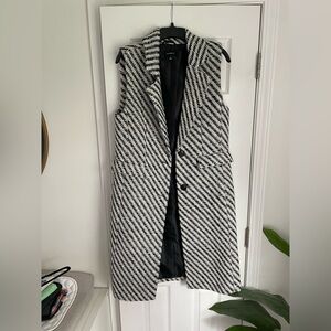 Evereve Black and White Patterned Vest